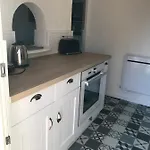 La Ptite Maison De Pour 4 Personnes Avec Jardin Royan