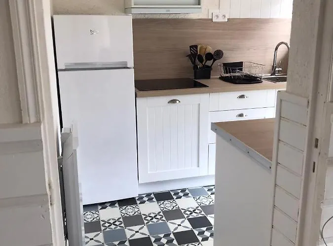 La Ptite Maison De Pour 4 Personnes Avec Jardin Dom wakacyjny