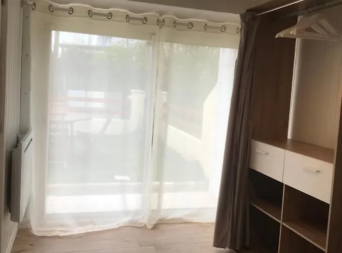 La Ptite Maison De Pour 4 Personnes Avec Jardin Dom wakacyjny